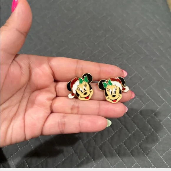 BaubleBar Minnie Mouse holiday
Earrings - Picture 2 of 3